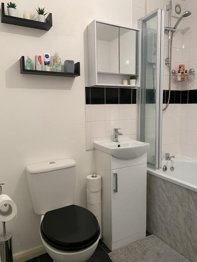 Modern Cosy Warm Home With Free Parking Chelmsford Exterior foto